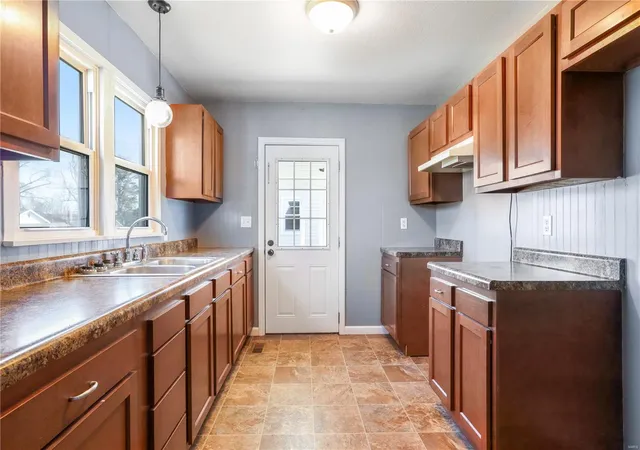 Photo 4 of Single Family Residence at 10 Lisa Dr, Fredericktown, MO 63645 | MLS# MIS25013679 |  | Sold on 2025-06-09