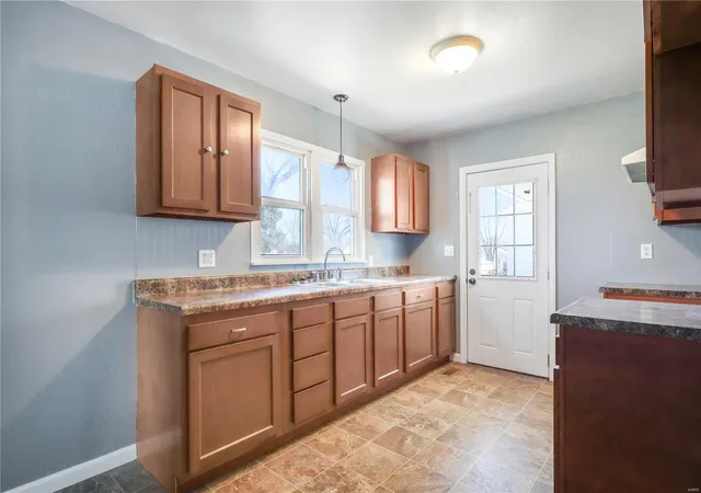 Photo 5 of Single Family Residence at 10 Lisa Dr, Fredericktown, MO 63645 | MLS# MIS25013679 |  | Sold on 2025-06-09