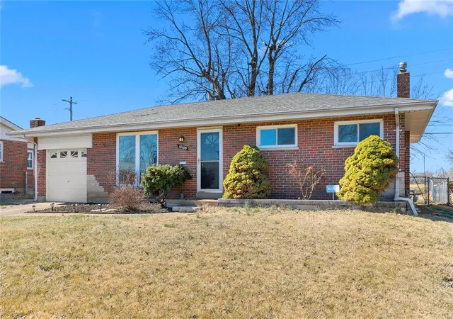 Photo 1 of Single Family Residence at 10109 Hammerdale Ln, Saint Louis, MO 63123 | MLS# MIS25013813 |  | Sold on 2025-04-11