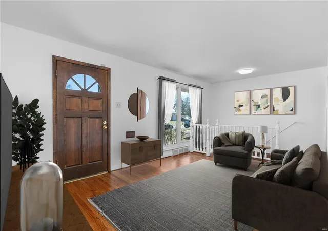Photo 4 of Single Family Residence at 10109 Hammerdale Ln, Saint Louis, MO 63123 | MLS# MIS25013813 |  | Sold on 2025-04-11