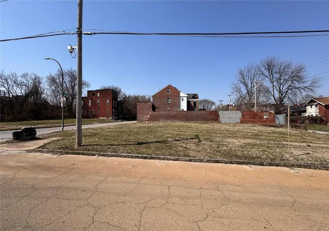 Photo 4 of Land for sale at 1901 Benton St, Saint Louis, MO 63106 | MLS# MIS25013815 | Listing updated on 2025-04-29
