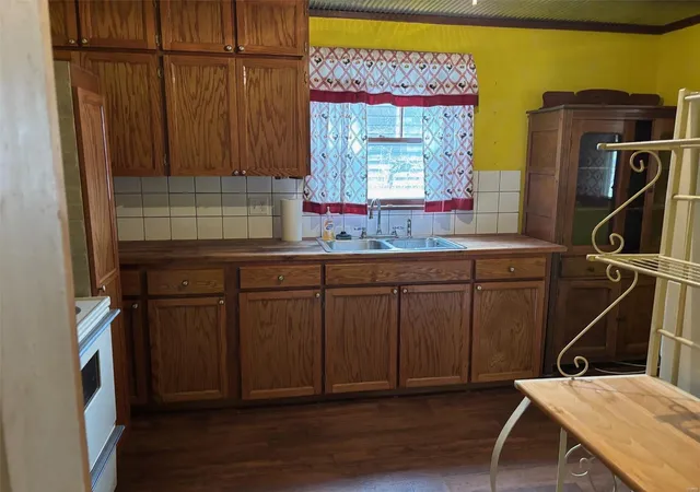 Photo 5 of Single Family Residence at 705 Crown St, Marble Hill, MO 63764 | MLS# MIS25013834 |  | Sold on 2025-03-28