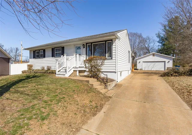 Single Family Residence at 10400 Bimini Dr, Saint Louis, MO 63123 | MLS# MIS25013853 | | Sold on 2025-04-11