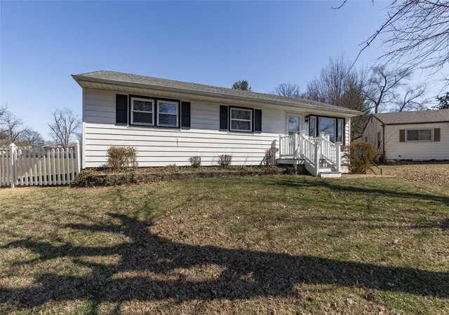 Photo 3 of Single Family Residence at 10400 Bimini Dr, Saint Louis, MO 63123 | MLS# MIS25013853 | | Sold on 2025-04-11