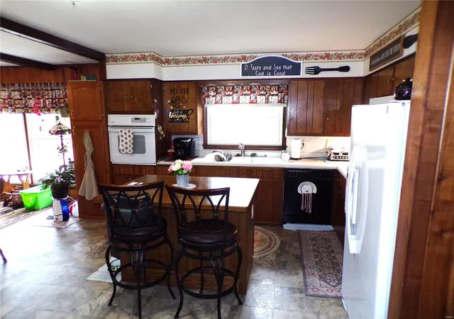 Photo 3 of Single Family Residence at 508 N Galloway Rd, Vandalia, MO 63382 | MLS# MIS25013967 | | Sold on 2025-05-30