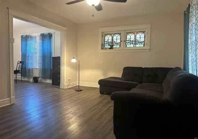 Photo 4 of Single Family Residence at 4882 San Francisco Ave, Saint Louis, MO 63115 | MLS# MIS25013996 | | Sold on 2025-04-30