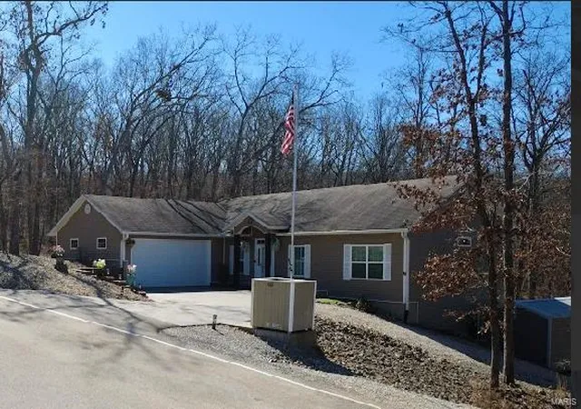 Photo 3 of Single Family Residence at 68 Maplewood Ct, Lake Ozark, MO 65049 | MLS# MIS25014014 | | Sold on 2025-05-01