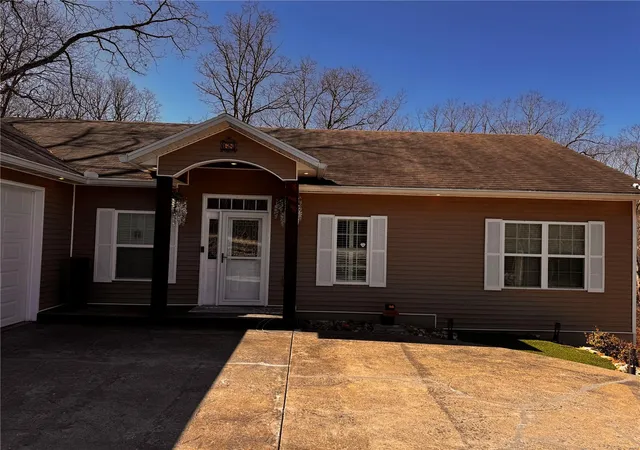 Photo 4 of Single Family Residence at 68 Maplewood Ct, Lake Ozark, MO 65049 | MLS# MIS25014014 | | Sold on 2025-05-01