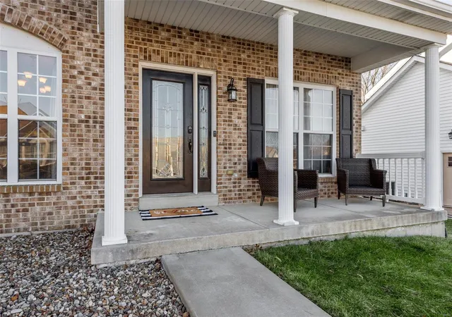 Photo 3 of Single Family Residence at 4324 Westhampton Pl Cir, Saint Charles, MO 63304 | MLS# MIS25014173 | | Sold on 2025-05-08