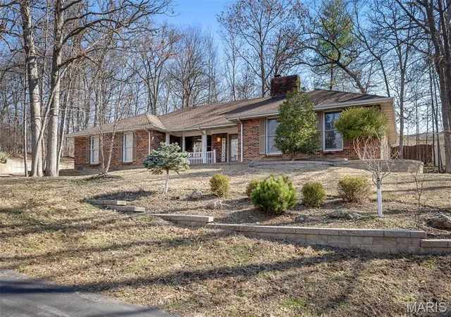 Photo 2 of Single Family Residence at 1127 Forest Spring Dr, Saint Charles, MO 63303 | MLS# MIS25014193 |  | Sold on 2025-04-03