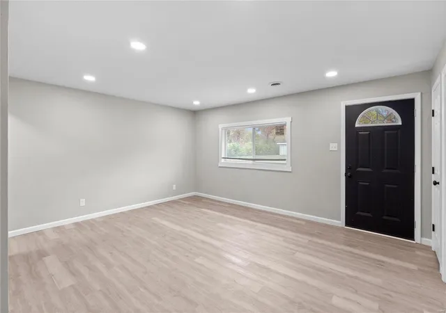 Photo 3 of Single Family Residence at 8356 Midwood Ave, Saint Louis, MO 63134 | MLS# MIS25014203 |  | Sold on 2025-04-30