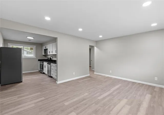Photo 4 of Single Family Residence at 8356 Midwood Ave, Saint Louis, MO 63134 | MLS# MIS25014203 |  | Sold on 2025-04-30