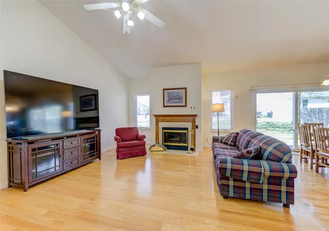 Photo 4 of Single Family Residence at 3265 Mango Dr, Saint Charles, MO 63301 | MLS# MIS25014254 | | Sold on 2025-04-28
