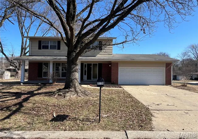 Single Family Residence at 3330 Wilshire Dr, Saint Charles, MO 63301 | MLS# MIS25014261 | | Sold on 2025-08-06