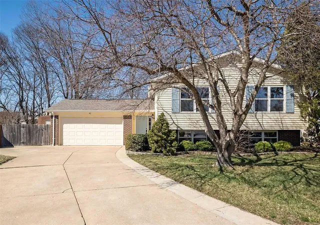 Photo 1 of Single Family Residence at 82 Sunny View Dr, Saint Peters, MO 63376 | MLS# MIS25014267 |  | Sold on 2025-04-17
