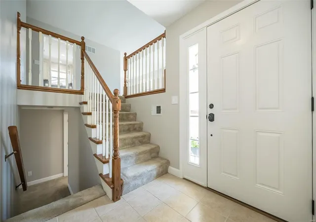 Photo 4 of Single Family Residence at 82 Sunny View Dr, Saint Peters, MO 63376 | MLS# MIS25014267 |  | Sold on 2025-04-17