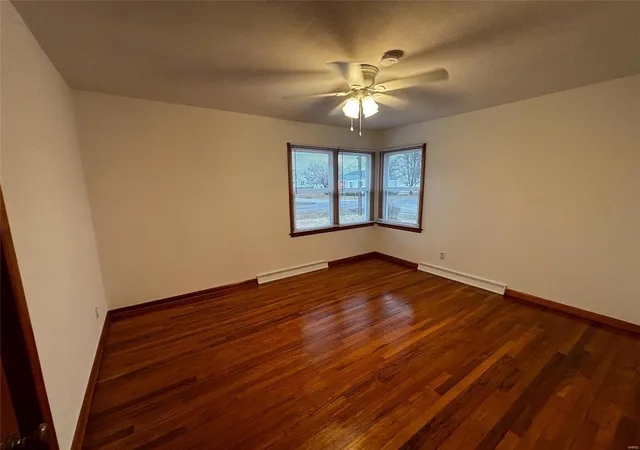 Photo 5 of Single Family Residence at 601 N Maple St, Vandalia, MO 63382 | MLS# MIS25014277 | | Sold on 2025-04-21