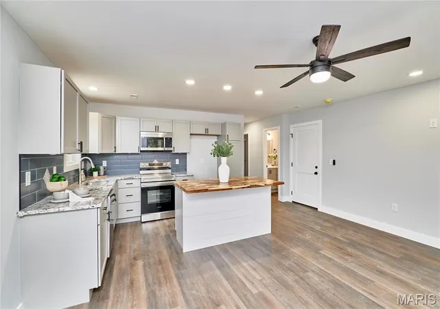 Photo 5 of Single Family Residence at 117 North Illinois St, New Florence, MO 63363 | MLS# MIS25014312 | | Sold on 2025-05-29