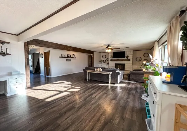 Photo 4 of Single Family Residence at 525 Baskett St, Paris, MO 65275 | MLS# MIS25014400 | | Sold on 2025-05-27