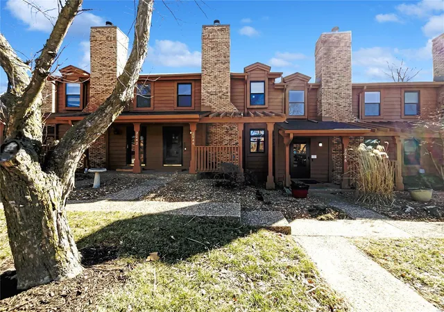Condominium at 2044 Avignon Dr #C, Saint Charles, MO 63303 | MLS# MIS25014410 | | Sold on 2025-05-12
