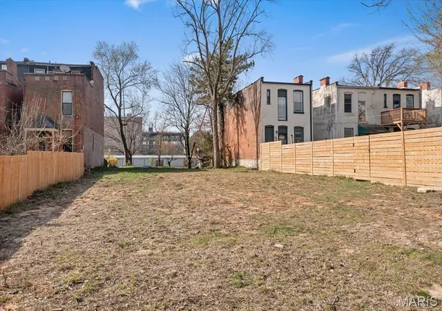 Photo 3 of Land at 4143 Laclede Ave, Saint Louis, MO 63108 | MLS# MIS25014455 | | Sold on 2026-07-07