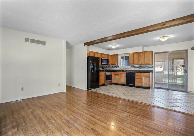 Photo 4 of Single Family Residence at 4117 Mcclay Rd, Saint Charles, MO 63304 | MLS# MIS25014498 |  | Sold on 2025-05-28