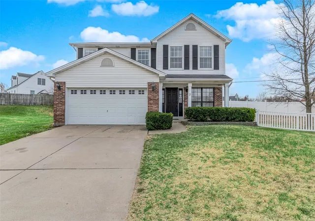 Single Family Residence at 3 Woodmont Ct, Saint Peters, MO 63376 | MLS# MIS25014575 | | Sold on 2025-04-18