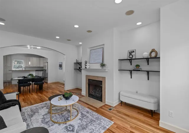 Photo 3 of Townhouse at 1539 Fairmount Ave, Saint Louis, MO 63139 | MLS# MIS25014579 | | Sold on 2025-06-02