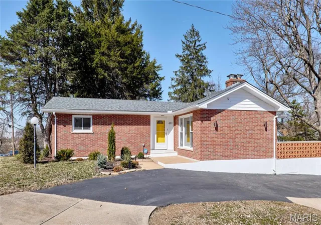 Single Family Residence at 601 Brotherton Ln, Saint Louis, MO 63135 | MLS# MIS25014600 | | Sold on 2025-07-24