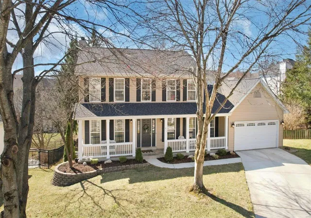 Photo NaN of Single Family Residence at 411 Fox Lair Dr, Saint Charles, MO 63303 | MLS# MIS25014674 | | Sold on 2025-04-18