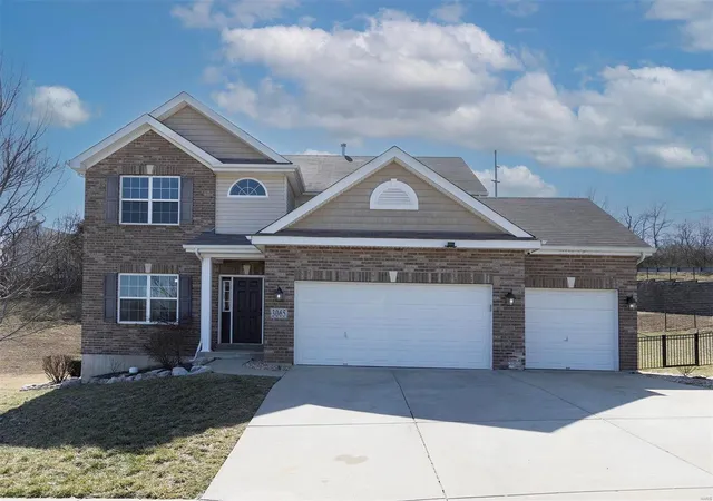 Single Family Residence at 3065 Cambridge View Ct, Saint Louis, MO 63129 | MLS# MIS25014675 | | Sold on 2025-05-01