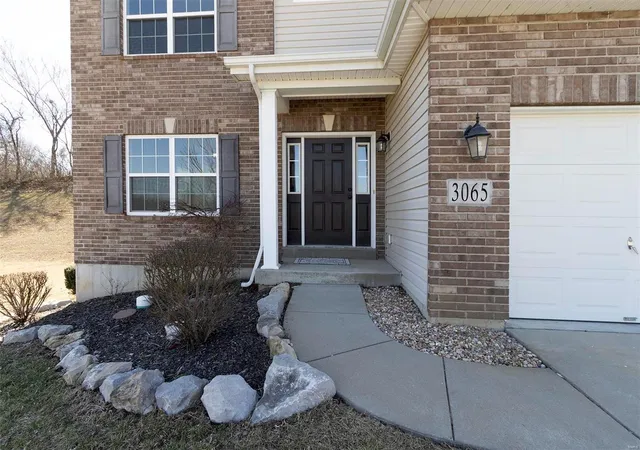 Photo 4 of Single Family Residence at 3065 Cambridge View Ct, Saint Louis, MO 63129 | MLS# MIS25014675 | | Sold on 2025-05-01