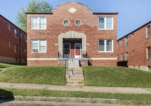 Multi Family at 4121 Michigan Ave, Saint Louis, MO 63118 | MLS# MIS25014680 | | Sold on 2025-04-24