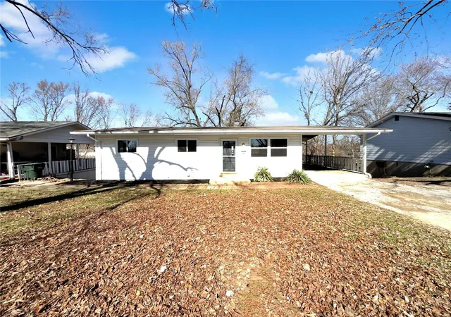 Single Family Residence at 1516 Boones Lick Rd, Saint Charles, MO 63301 | MLS# MIS25014681 | | Sold on 2025-05-20