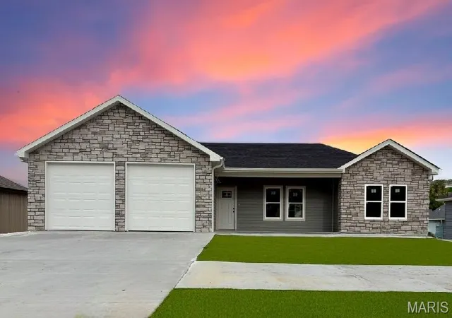 Photo 1 of Single Family Residence at 763 Vine Dr, Holts Summit, MO 65043 | MLS# MIS25014749 | | Sold on 2025-06-27