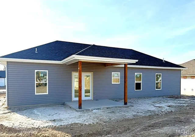 Photo 2 of Single Family Residence at 763 Vine Dr, Holts Summit, MO 65043 | MLS# MIS25014749 | | Sold on 2025-06-27