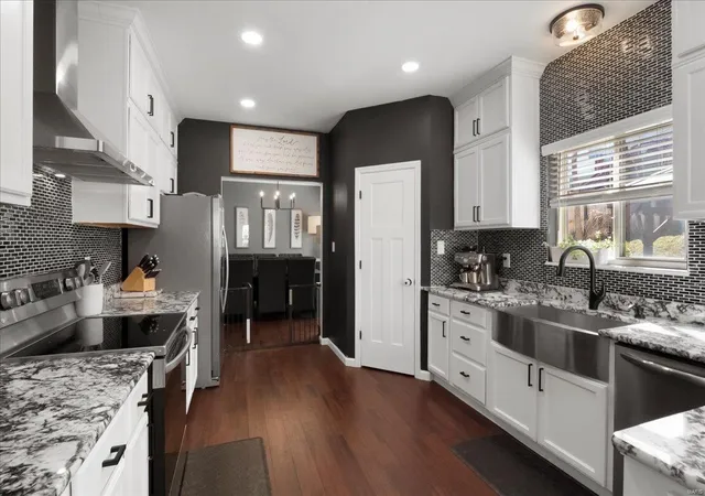 Photo 4 of Single Family Residence at 11000 Cedarberry Pl, Saint Louis, MO 63123 | MLS# MIS25014759 |  | Sold on 2025-04-10