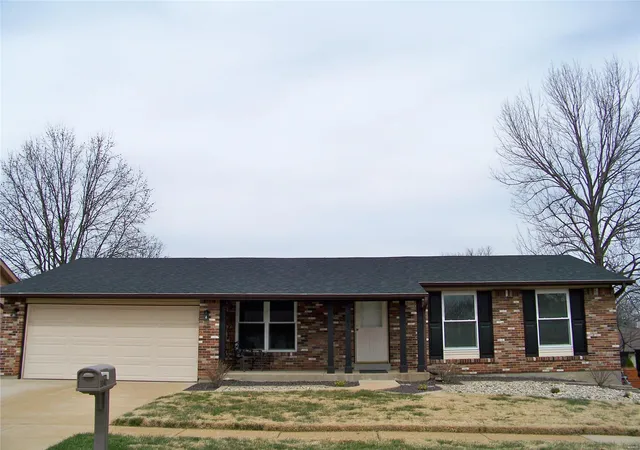 Single Family Residence at 3041 Armona Dr, Saint Louis, MO 63129 | MLS# MIS25014853 | | Sold on 2025-05-08