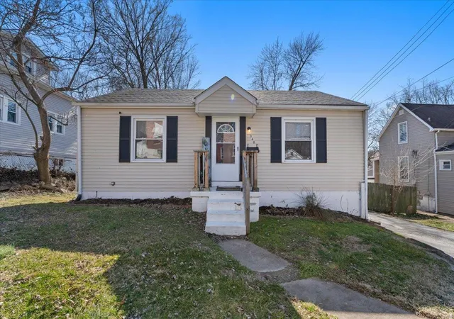 Photo 1 of Single Family Residence at 340 Lagro Ave, Saint Louis, MO 63125 | MLS# MIS25014914 |  | Sold on 2025-04-22