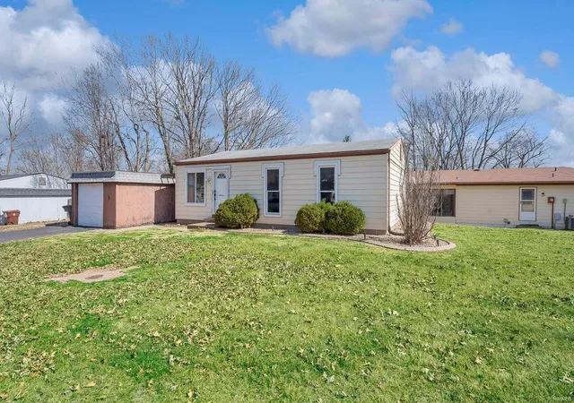 Photo 2 of Single Family Residence at 15 Plum Tree Dr, Saint Peters, MO 63376 | MLS# MIS25014957 |  | Sold on 2025-04-08