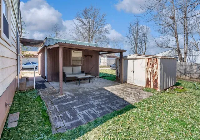 Photo 4 of Single Family Residence at 15 Plum Tree Dr, Saint Peters, MO 63376 | MLS# MIS25014957 |  | Sold on 2025-04-08