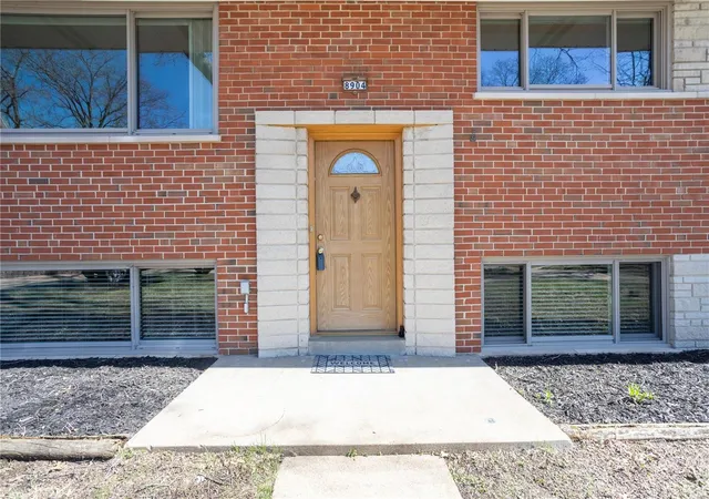 Photo 2 of Single Family Residence at 8904 Larchwood Ct, Saint Louis, MO 63126 | MLS# MIS25015019 | | Sold on 2025-04-18