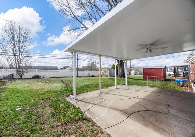 Photo 4 of Single Family Residence at 2222 Bolton St, Saint Charles, MO 63301 | MLS# MIS25015032 |  | Sold on 2025-04-29
