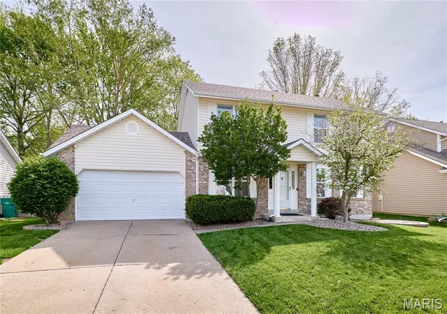 Single Family Residence at 1286 Robertridge Dr, Saint Charles, MO 63304 | MLS# MIS25015046 | | Sold on 2025-05-16