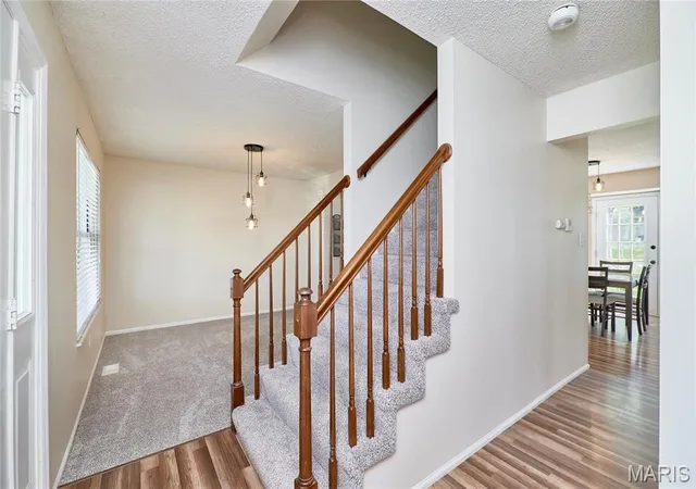 Photo 4 of Single Family Residence at 1286 Robertridge Dr, Saint Charles, MO 63304 | MLS# MIS25015046 | | Sold on 2025-05-16