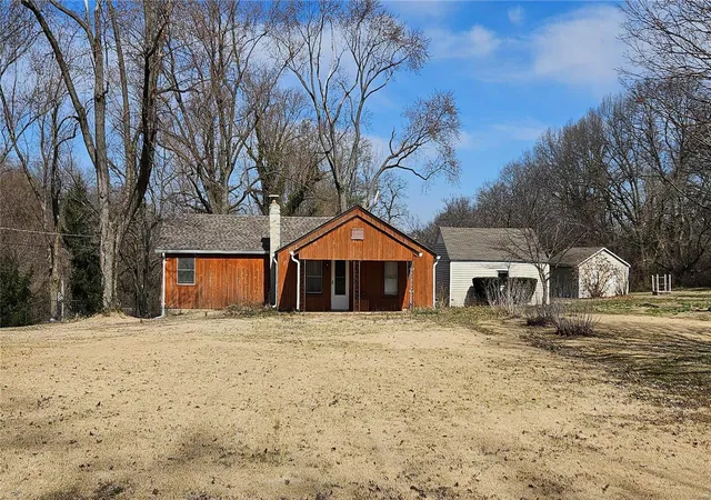 Single Family Residence at 1137 Hudson Rd, Saint Louis, MO 63135 | MLS# MIS25015064 | | Sold on 2025-04-25
