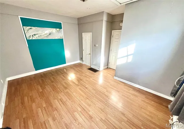 Photo 4 of Single Family Residence at 4327 Chippewa St, Saint Louis, MO 63116 | MLS# MIS25015111 | | Sold on 2025-07-17