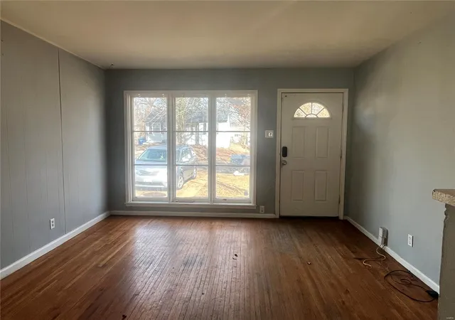 Photo 3 of Single Family Residence at 336 Lanark Rd, Saint Louis, MO 63137 | MLS# MIS25015229 | | Sold on 2025-05-22