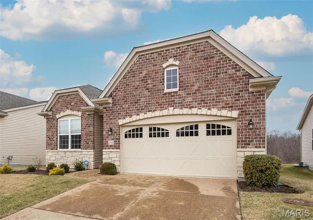 Photo 1 of Villa at 1532 Woodside Hills Dr, Saint Peters, MO 63376 | MLS# MIS25015294 | | Sold on 2025-05-15