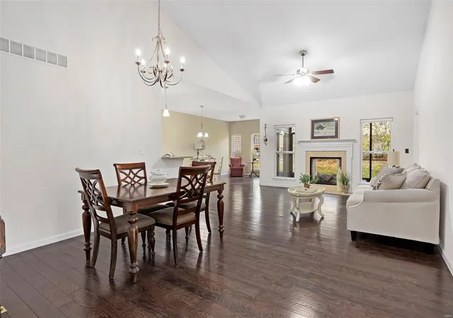 Photo 4 of Single Family Residence at 315 Revolution Dr, Saint Peters, MO 63376 | MLS# MIS25015312 | | Sold on 2025-05-12